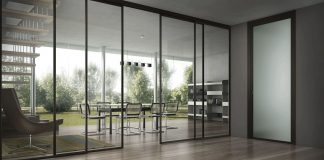 praktische-und-komfortable-schiebetueren-aus-glas